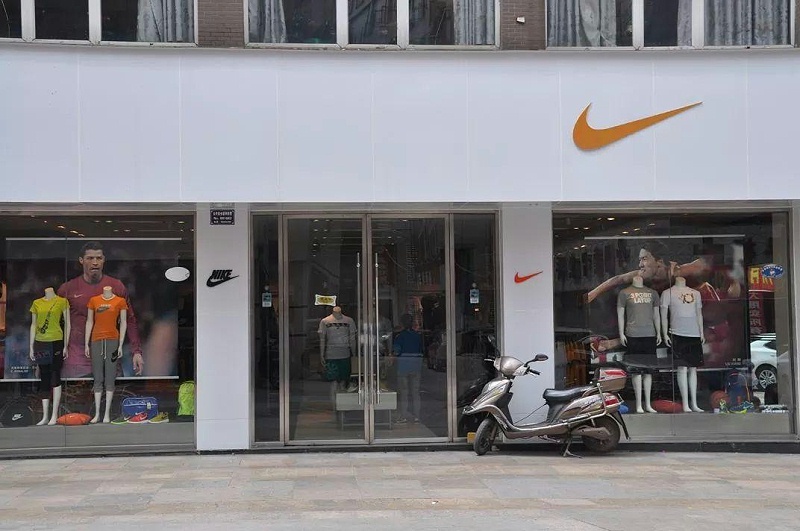 只要在標(biāo)識(shí)上加這幾個(gè)字，實(shí)體店生意立馬翻倍-下4