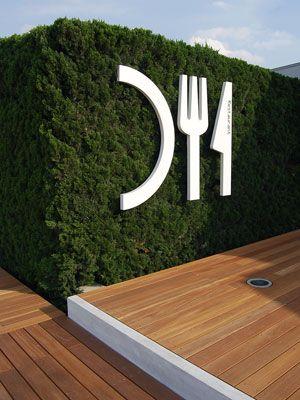 當(dāng)成線下超級(jí)入口，店面標(biāo)識(shí)主要性凸顯27