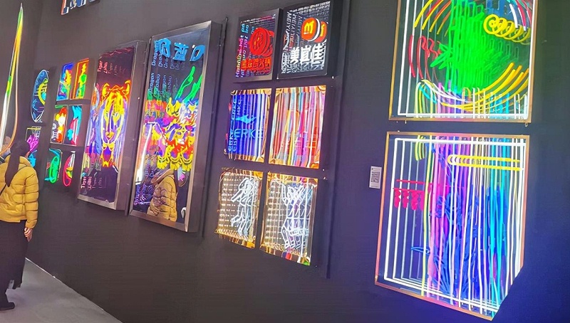 有了半透鏡，廣告燈箱也能享有立體感