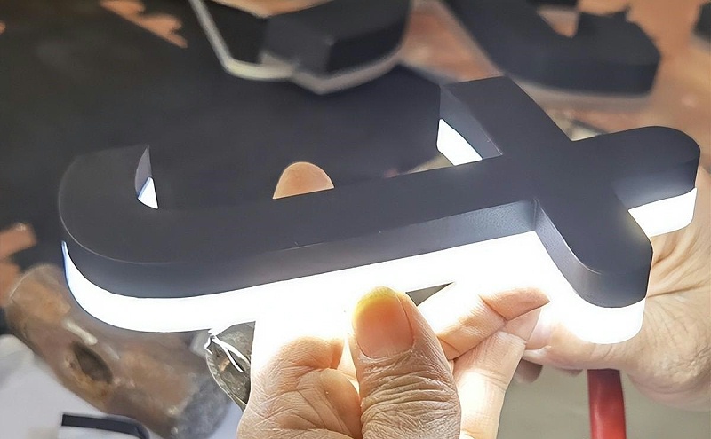 標(biāo)牌及發(fā)光字到底該怎樣報價呢？發(fā)光字報價幾許才算合適呢？32