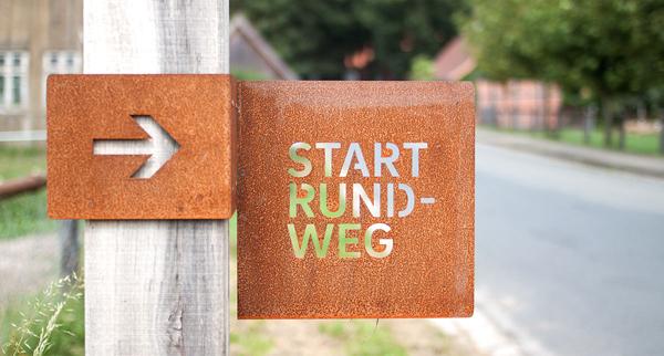 “旅游化”的LOGO系統(tǒng)，讓標識牌作為景區(qū)里的特殊景色6