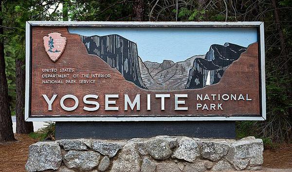 “旅游化”的標識系統(tǒng)，讓標識牌成為景區(qū)里的特殊景色12